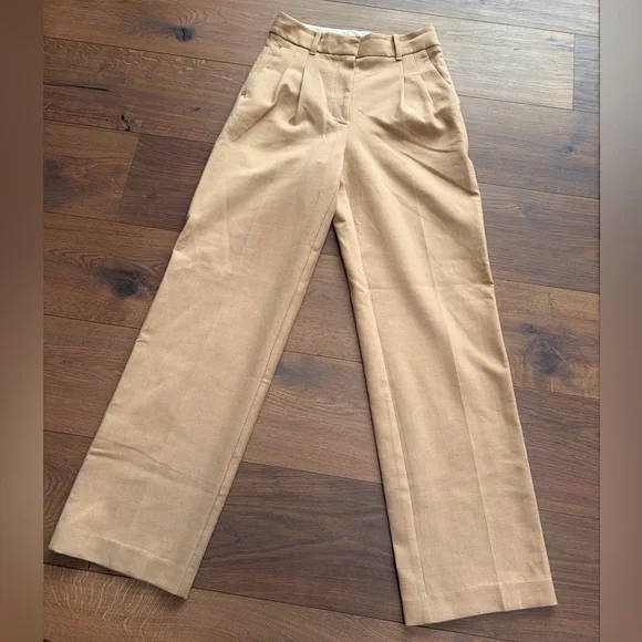 Aritzia Effortless Pant - Picture 2 of 4